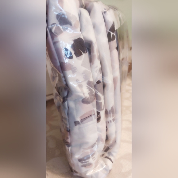 Queen Sheets - Picture 3 of 4